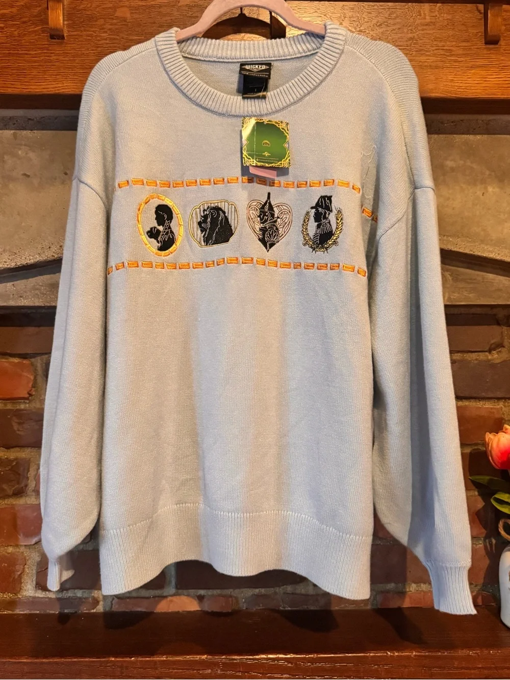 Her Universe Wicked Group Silhouette Knit Sweater 1X NWT Dorothy Oz Embroidered